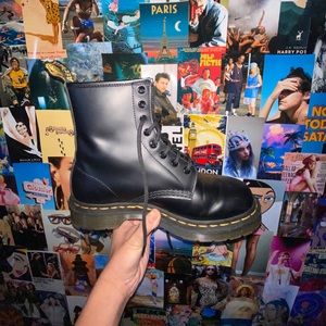 Dr. Martens Modern Classic Boot